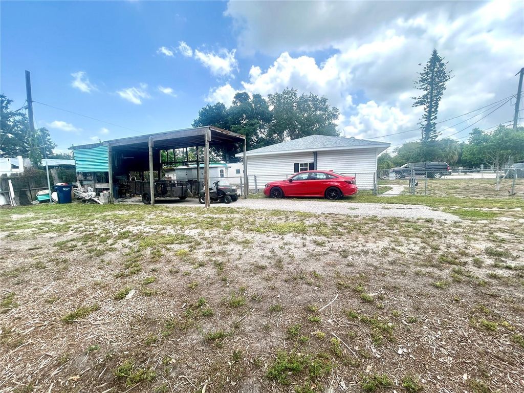 Image 18 of property listing at 2628 45TH AVENUE W, Bradenton, FL 34207