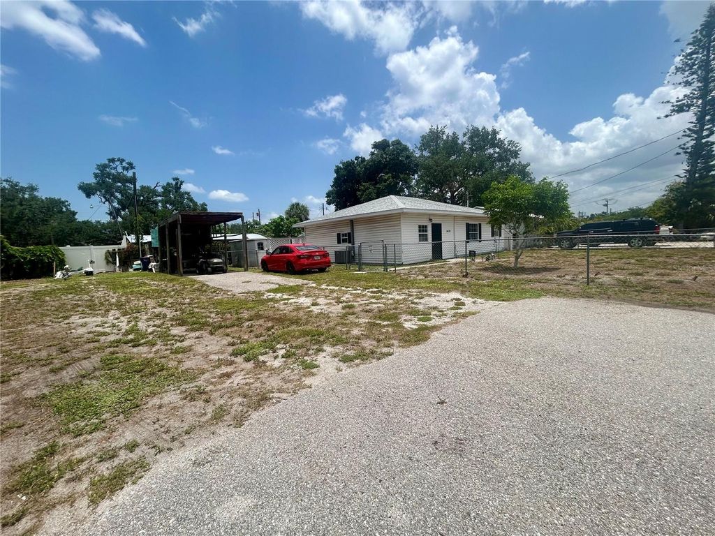 Image 23 of property listing at 2628 45TH AVENUE W, Bradenton, FL 34207