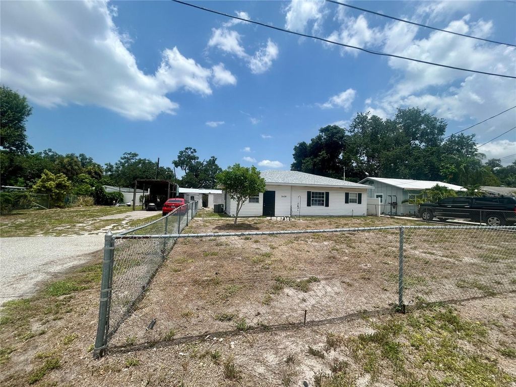 Image 24 of property listing at 2628 45TH AVENUE W, Bradenton, FL 34207