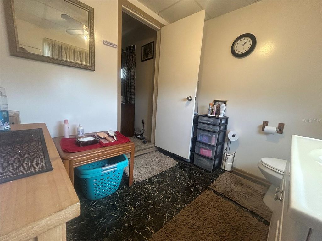 Image 10 of property listing at 2628 45TH AVENUE W, Bradenton, FL 34207