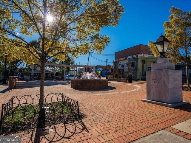 3305 Stillwood Drive, Hapeville, GA 30354