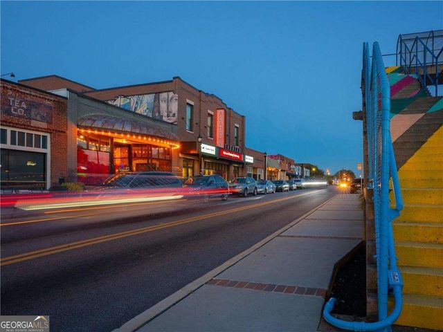 3305 Stillwood Drive, Hapeville, GA 30354