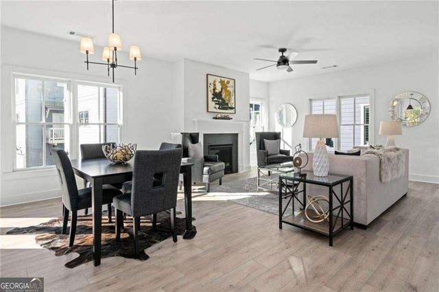 3305 Stillwood Drive, Hapeville, GA 30354