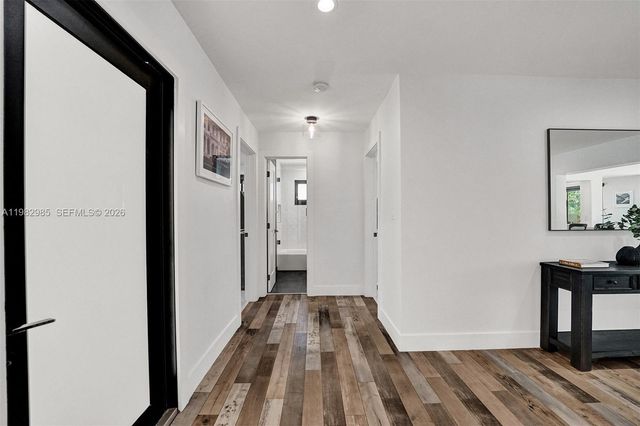 915 NW 7th St, Dania Beach, FL 33004