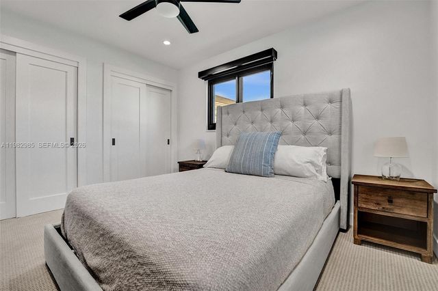 915 NW 7th St, Dania Beach, FL 33004