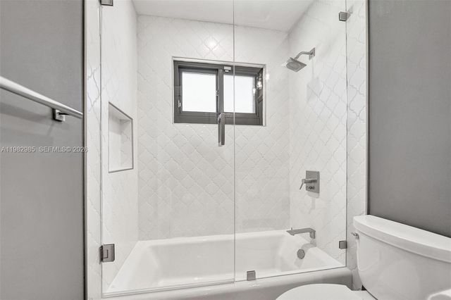 915 NW 7th St, Dania Beach, FL 33004