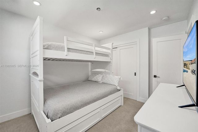 915 NW 7th St, Dania Beach, FL 33004