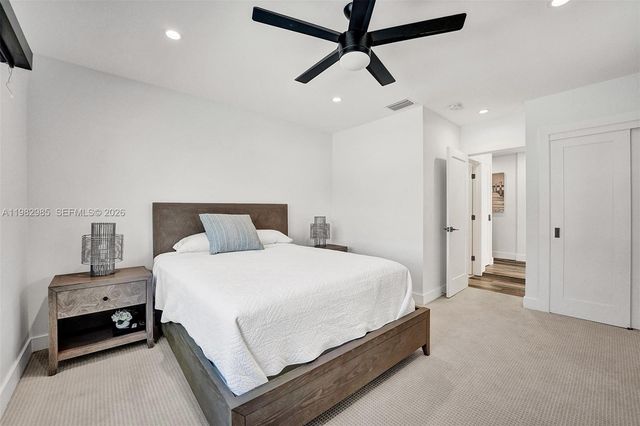 915 NW 7th St, Dania Beach, FL 33004