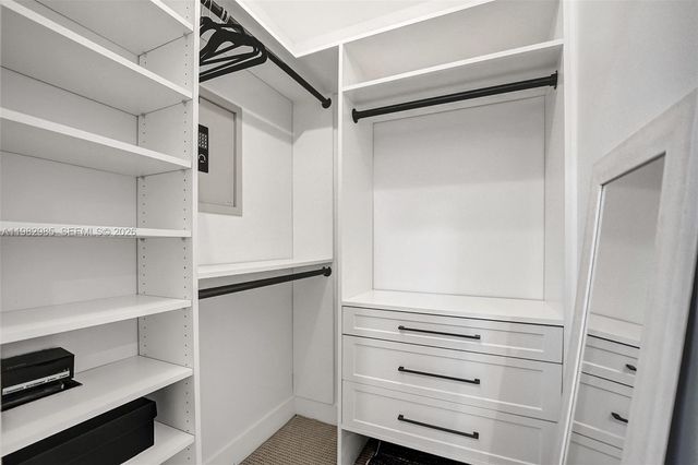 915 NW 7th St, Dania Beach, FL 33004