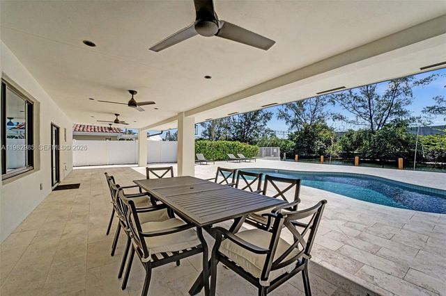 915 NW 7th St, Dania Beach, FL 33004