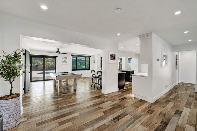 915 NW 7th St, Dania Beach, FL 33004