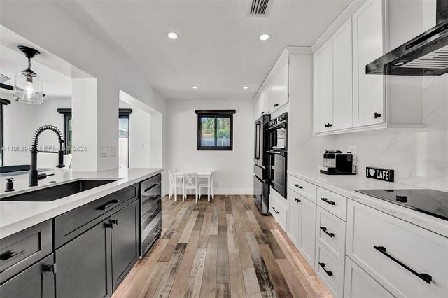 915 NW 7th St, Dania Beach, FL 33004