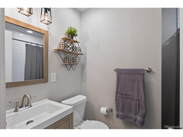 6000 W 8th Ave, Denver, CO 80214