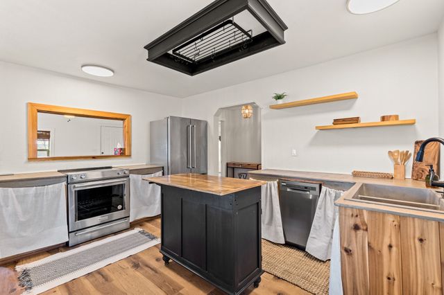 1550 S Stewart Street, Azle, TX 76020