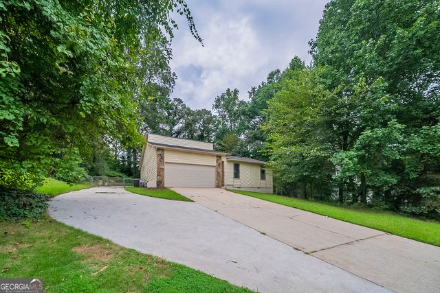 5115 Carole Place SW, Stone Mountain, GA 30087
