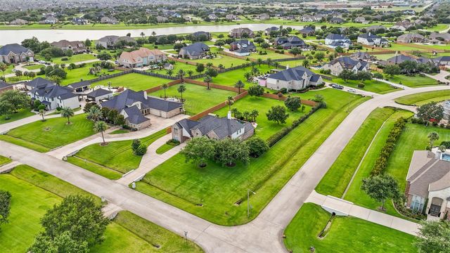 3942 Lake Star Drive, League City, TX 77573