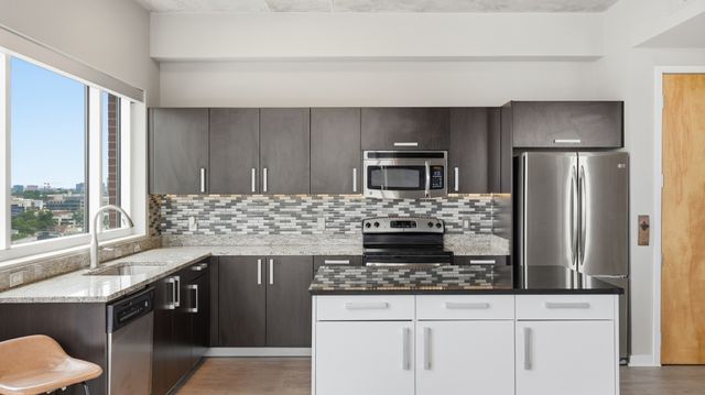 600 12th Ave S Apt 1714, Nashville, TN 37203