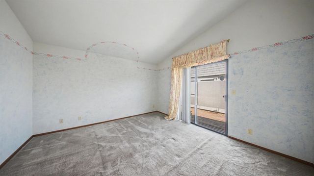 2701 Twin Oak Ln, Modesto, CA 95355