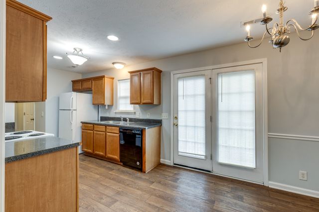 1033 Cheryl Ln, La Vergne, TN 37086