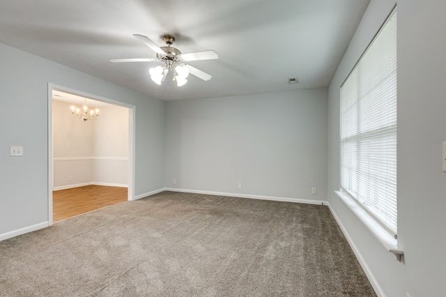 1033 Cheryl Ln, La Vergne, TN 37086