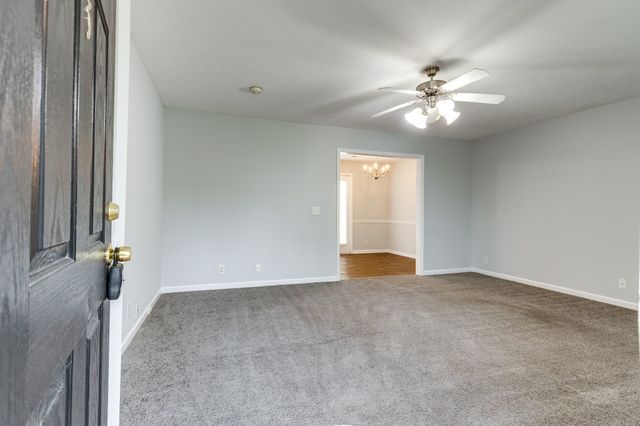1033 Cheryl Ln, La Vergne, TN 37086