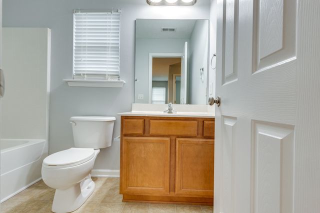 1033 Cheryl Ln, La Vergne, TN 37086