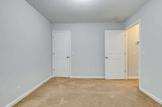 1033 Cheryl Ln, La Vergne, TN 37086