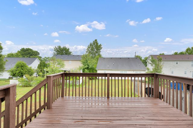 1033 Cheryl Ln, La Vergne, TN 37086