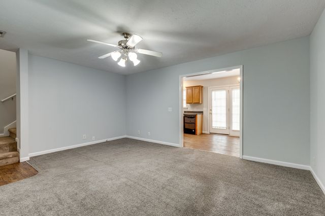 1033 Cheryl Ln, La Vergne, TN 37086