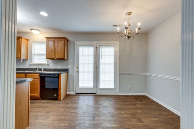 1033 Cheryl Ln, La Vergne, TN 37086