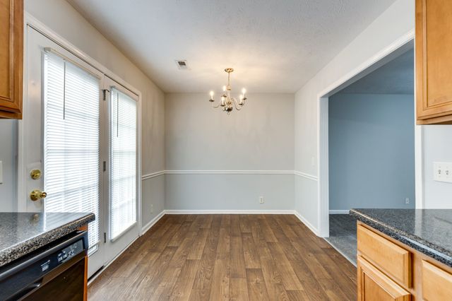 1033 Cheryl Ln, La Vergne, TN 37086