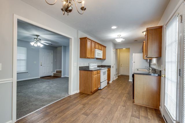1033 Cheryl Ln, La Vergne, TN 37086