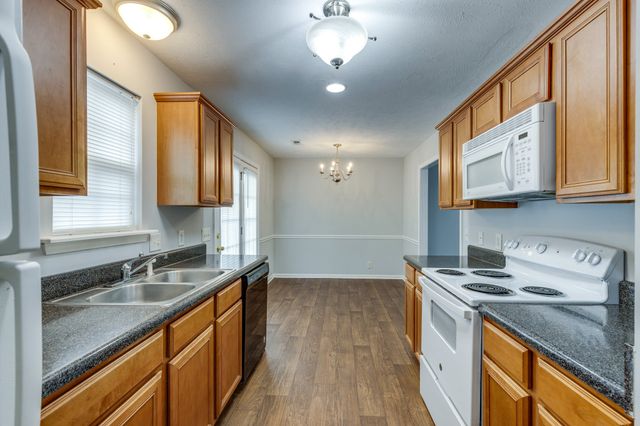 1033 Cheryl Ln, La Vergne, TN 37086