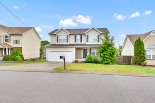 1033 Cheryl Ln, La Vergne, TN 37086
