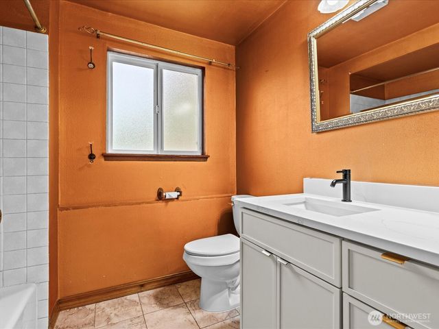 14445 5th Avenue S, Burien, WA 98168