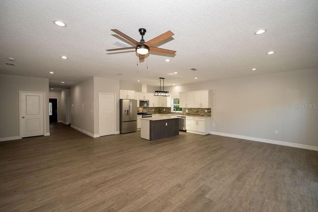 2390 9TH AVENUE, Deland, FL 32724