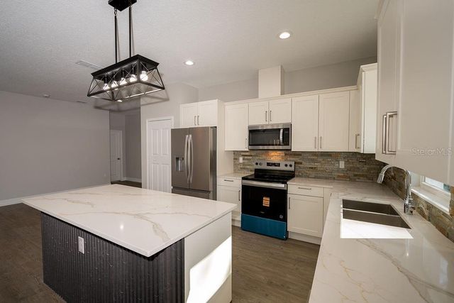 2390 9TH AVENUE, Deland, FL 32724