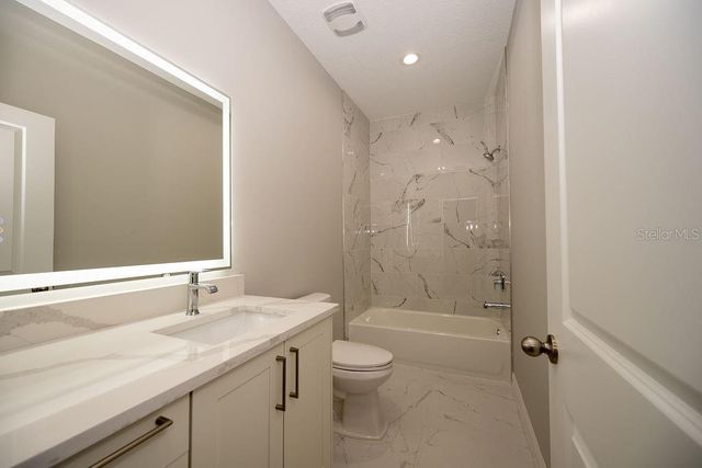 2390 9TH AVENUE, Deland, FL 32724