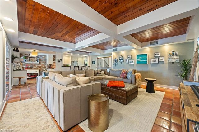 2430 McGregor BLVD, Fort Myers, FL 33901