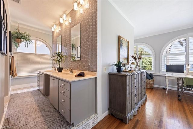 2430 McGregor BLVD, Fort Myers, FL 33901