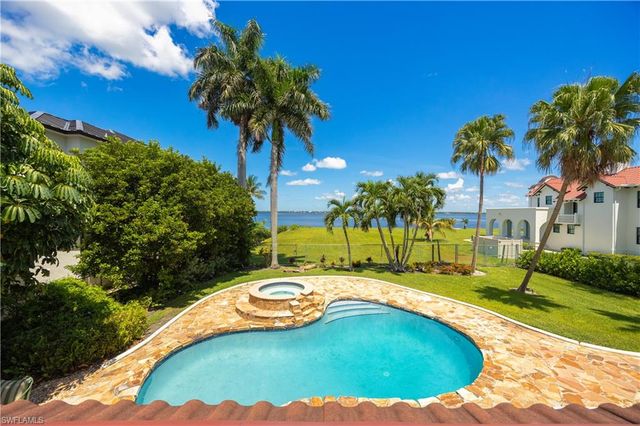 2430 McGregor BLVD, Fort Myers, FL 33901