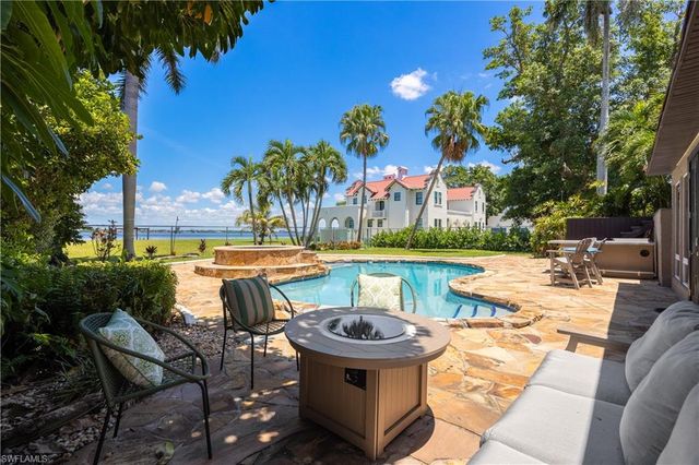 2430 McGregor BLVD, Fort Myers, FL 33901