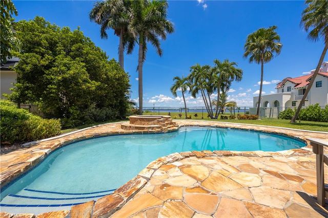 2430 McGregor BLVD, Fort Myers, FL 33901