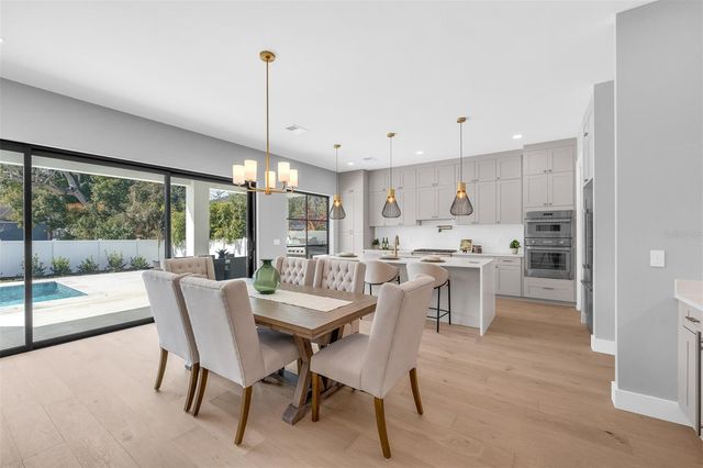 2422 MUSSELWHITE AVENUE, Orlando, FL 32804