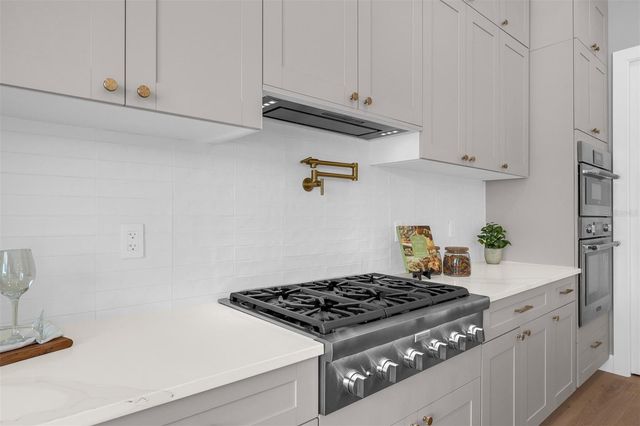 2422 MUSSELWHITE AVENUE, Orlando, FL 32804