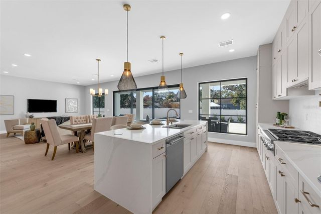 2422 MUSSELWHITE AVENUE, Orlando, FL 32804