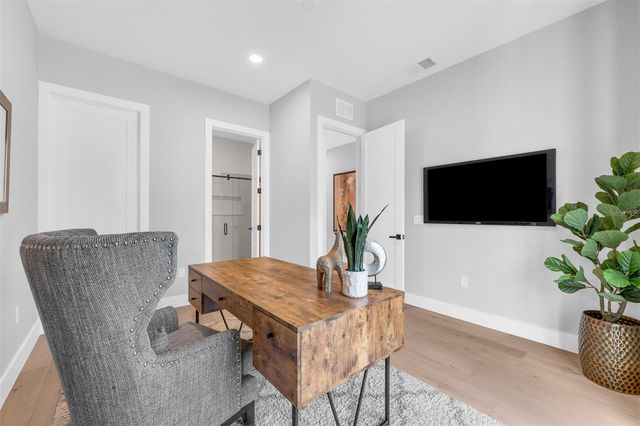 2422 MUSSELWHITE AVENUE, Orlando, FL 32804