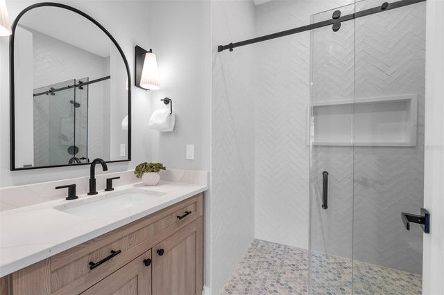 2422 MUSSELWHITE AVENUE, Orlando, FL 32804