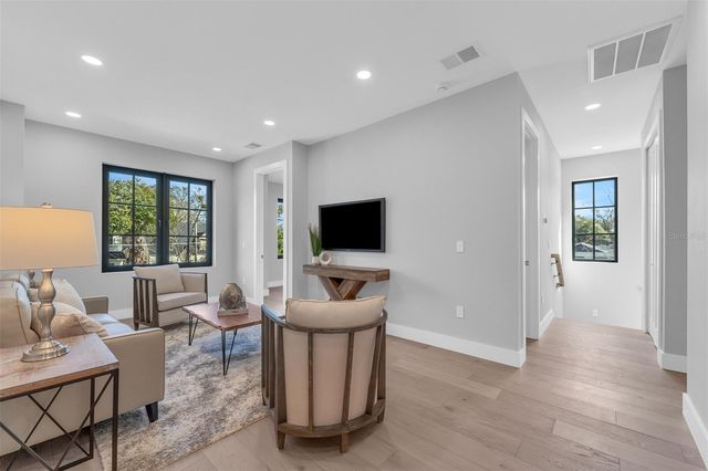 2422 MUSSELWHITE AVENUE, Orlando, FL 32804