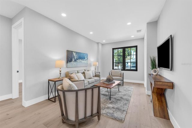 2422 MUSSELWHITE AVENUE, Orlando, FL 32804